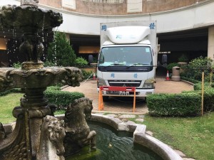 提供8T車深圳到香港噸車貨運(yùn)服務(wù)